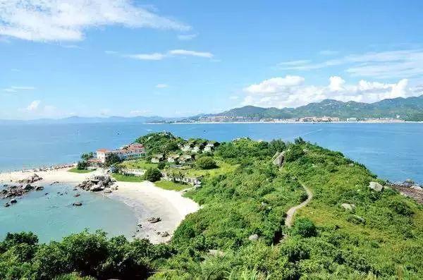 大型工厂专用空气能热水器可以供多少人使用